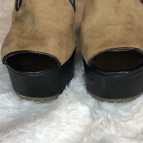 Dolcetta by Dolce Vita Tan Suede Platform Wedge - Picture 5 of 6